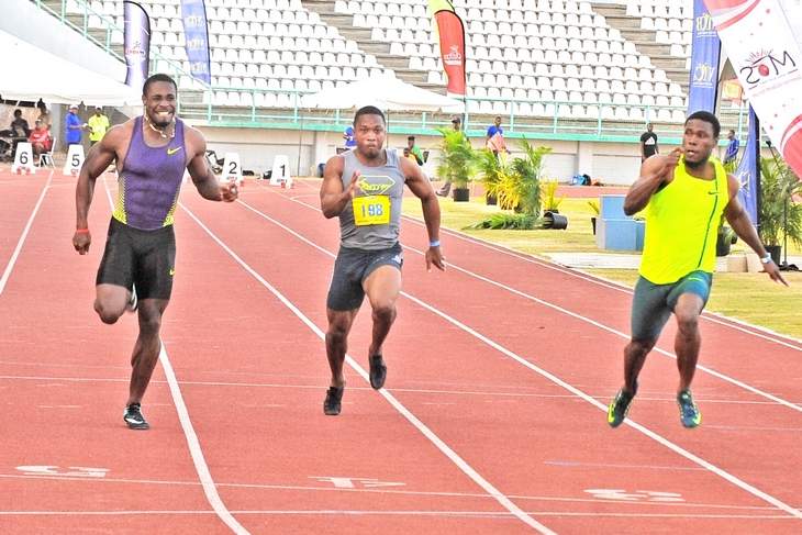 Lightless &lsquo;Larry Gomes&rsquo; spoils Hackett&rsquo;s return