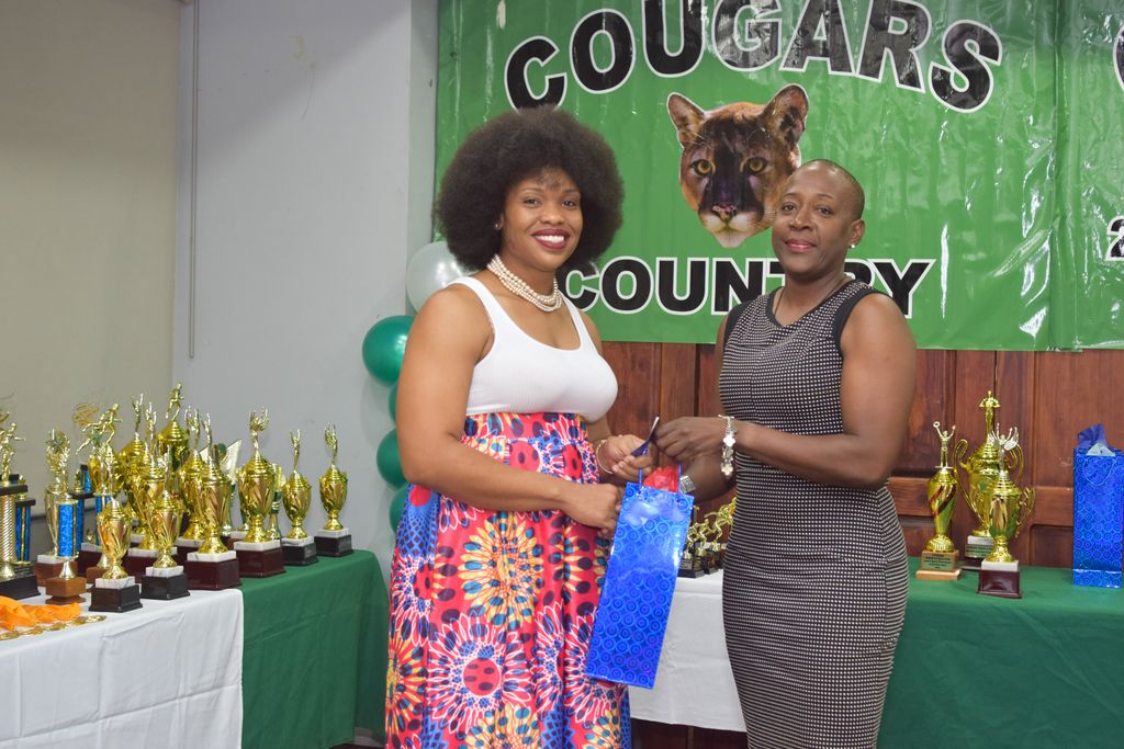 Bascombe, St Louis cop top Cougars' awards
