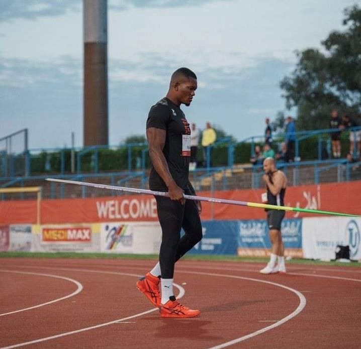 07_richards_walcott_4x100m_relay_men_claim_gold_cac.jpg