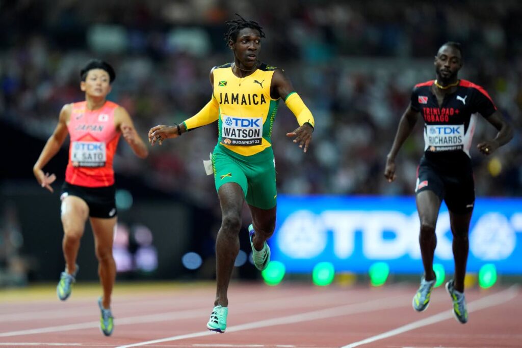 22_jereem_narrowly_misses_world_400m_final.jpg