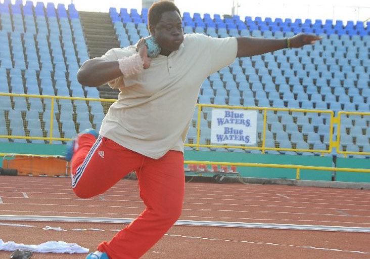 26_akeem_defends_discus_title.jpg
