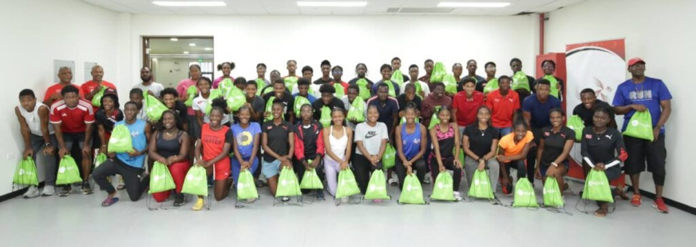 05_bmobile_supports_tt_carifta_athletes.jpg