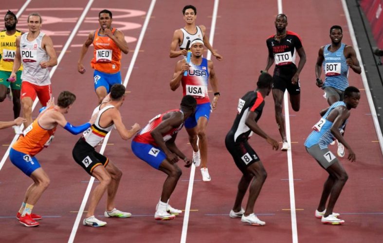 08_tt_falter_third_leg_place_8th_men_4x400m_final.jpg