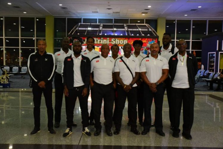 14_coach_derrick_simon_tt_carifta_staff_members_pros.jpg
