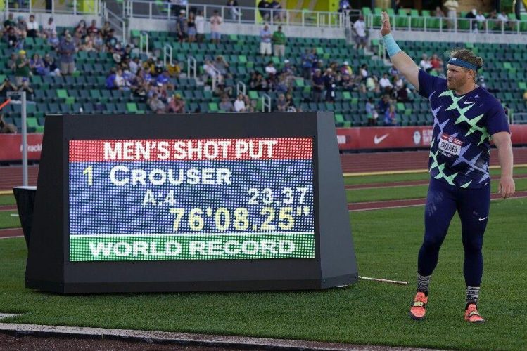 20_crouser_breaks_shot_put_world_record.jpg